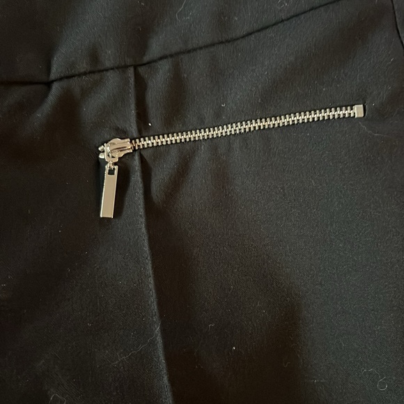 Cropped black slim fitted pants - Picture 2 of 4